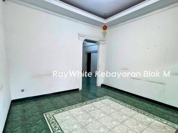 Rumah di Lokasi Strategis di Jakarta Selatan