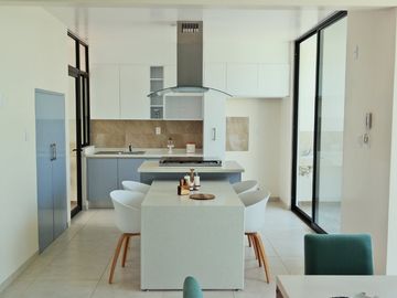 casa en venta en privada por bosques de las flores pozos Zona Industrial Slp