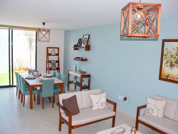 casa en venta en privada por bosques de las flores pozos Zona Industrial Slp
