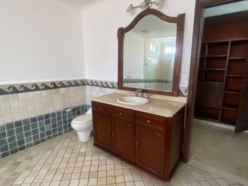 ARRIENDO CASA GRANDE CON PISCINA INTERNA EN RIOMAR