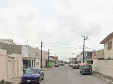 CASA EN CIUDAD MADERO TAMAULIPAS, MUY AMPLIA, ACABADOS DE LUJO, CUENTA CON TODOS LOS SERVICIOS Y AMENIDADES