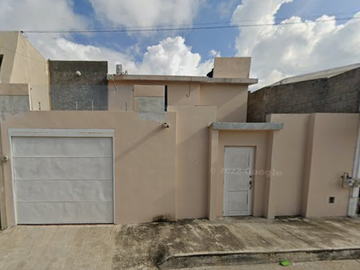 CASA EN CIUDAD MADERO TAMAULIPAS, MUY AMPLIA, ACABADOS DE LUJO, CUENTA CON TODOS LOS SERVICIOS Y AMENIDADES
