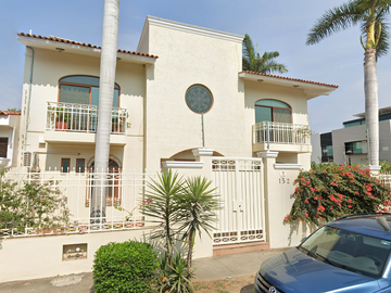 Casa en venta en Lago Titicaca, Fluvial Vallarta, Puerto Vallarta, Jalisco