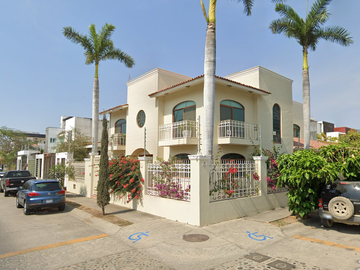 Casa en venta en Lago Titicaca, Fluvial Vallarta, Puerto Vallarta, Jalisco