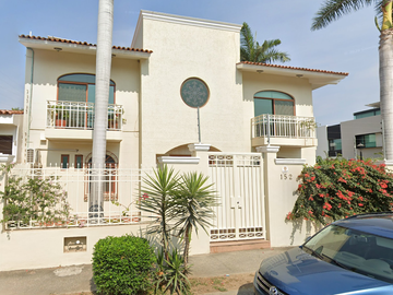 Casa en venta en Lago Titicaca, Fluvial Vallarta, Puerto Vallarta, Jalisco
