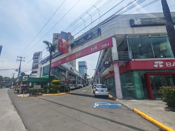 Renta de Locales en Plaza Solé, Zavaleta