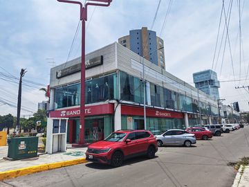 Renta de Locales en Plaza Solé, Zavaleta