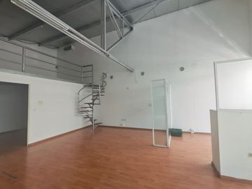 Renta de Locales en Plaza Solé, Zavaleta