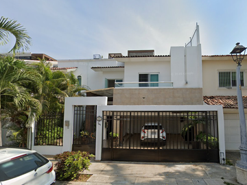 Casa en venta en Rio Cutzmala, Fluvial Vallarta, Puerto Vallarta, Jalisco