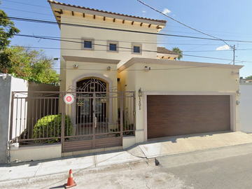 CASA EN TAMAULIPAS, SUPER AMPLIA, ACABADOS DE LUJO, CUENTA CON TODOS LOS SERVICIOS Y AMENIDADES