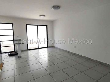 CASA EN RENTA EN ZAKIA