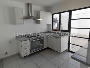 CASA EN RENTA EN ZAKIA