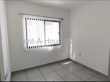 CASA EN RENTA EN ZAKIA
