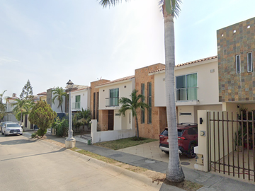 Casa en venta en Lago Titicaca, Fluvial Vallarta, Puerto Vallarta, Jalisco