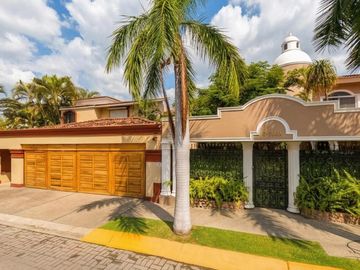 Casa en venta en C. Pelícanos, Marina Vallarta, Puerto Vallarta, Jalisco