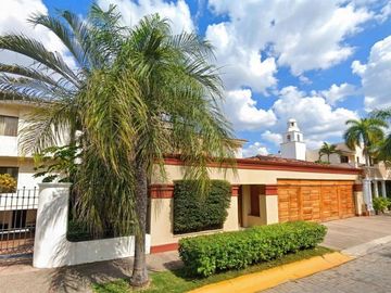 Casa en venta en C. Pelícanos, Marina Vallarta, Puerto Vallarta, Jalisco