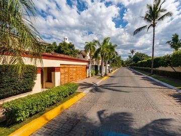 Casa en venta en C. Pelícanos, Marina Vallarta, Puerto Vallarta, Jalisco