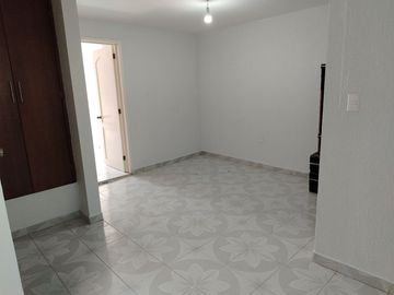 Casa en renta Remodelada recien Pintada Paseo de los Pericos 234, San Isidro, León, Gto