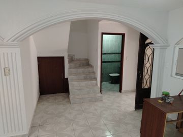 Casa en renta Remodelada recien Pintada Paseo de los Pericos 234, San Isidro, León, Gto