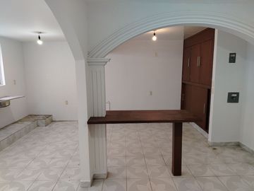 Casa en renta Remodelada recien Pintada Paseo de los Pericos 234, San Isidro, León, Gto