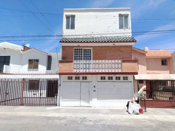 Casa en renta Remodelada recien Pintada Paseo de los Pericos 234, San Isidro, León, Gto