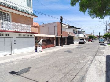 Casa en renta Remodelada recien Pintada Paseo de los Pericos 234, San Isidro, León, Gto
