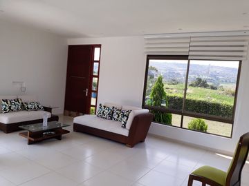 CASA CAMPESTRE CON PISCINA EN LA MESA, LISTA PRA GGENERAR INGRESOS POR AIRBNB