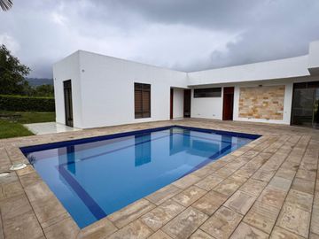 CASA CAMPESTRE CON PISCINA EN LA MESA, LISTA PRA GGENERAR INGRESOS POR AIRBNB