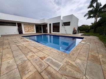 CASA CAMPESTRE CON PISCINA EN LA MESA, LISTA PRA GGENERAR INGRESOS POR AIRBNB
