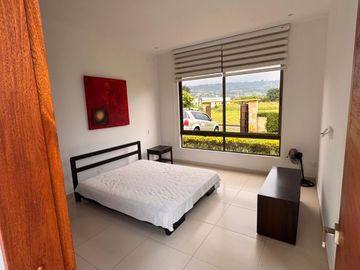 CASA CAMPESTRE CON PISCINA EN LA MESA, LISTA PRA GGENERAR INGRESOS POR AIRBNB