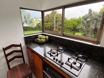 CASA CAMPESTRE CON PISCINA EN LA MESA, LISTA PRA GGENERAR INGRESOS POR AIRBNB