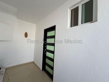 Casa en Venta | 3 Recámaras | Alberca | Vigilancia 24/7 | Libre de Gravamen / DG