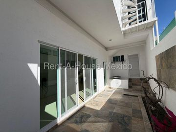 Casa en Venta | 3 Recámaras | Alberca | Vigilancia 24/7 | Libre de Gravamen / DG
