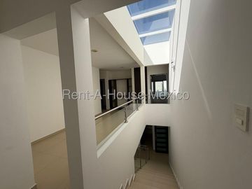Casa en Venta | 3 Recámaras | Alberca | Vigilancia 24/7 | Libre de Gravamen / DG