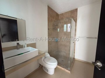 Casa en Venta | 3 Recámaras | Alberca | Vigilancia 24/7 | Libre de Gravamen / DG