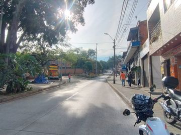 LOCAL COMERCIAL EN ARRIENDO SECTOR ARANJUEZ