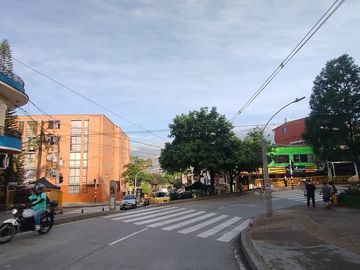 LOCAL COMERCIAL EN ARRIENDO SECTOR ARANJUEZ