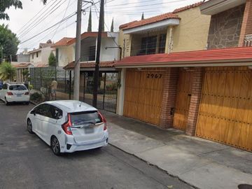 VENTA DE CASA EN BOSQUES DE LA VICTORIA, GUADALAJARA