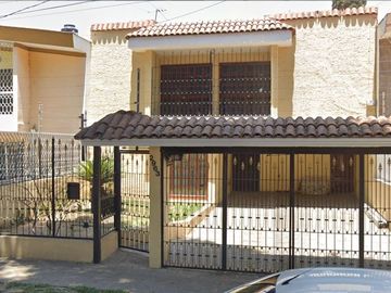 VENTA DE CASA EN BOSQUES DE LA VICTORIA, GUADALAJARA
