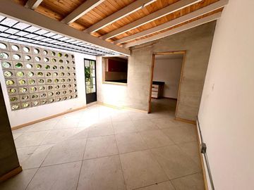 Casa Comercial  en Arriendo en Castropol, Poblado Medellin Antioquia