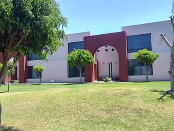 CASA EN RENTA  DENTRO DE HACIENDA EN MORILLOTLA
