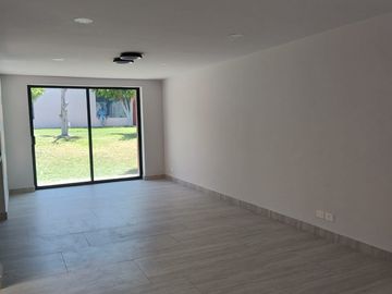 CASA EN RENTA  DENTRO DE HACIENDA EN MORILLOTLA
