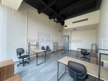 Ofinica amueblada de 29m2 en renta en Level, Antea, Querétaro