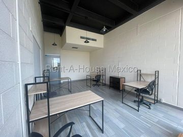 Ofinica amueblada de 29m2 en renta en Level, Antea, Querétaro