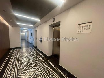Ofinica amueblada de 29m2 en renta en Level, Antea, Querétaro