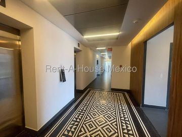 Ofinica amueblada de 29m2 en renta en Level, Antea, Querétaro