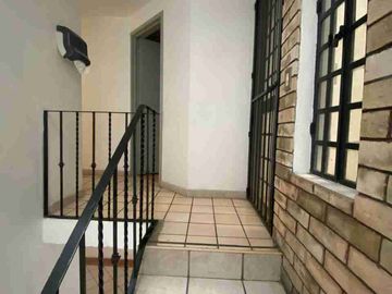 RENTO. CASA. PARA. GIRO. COMERCIAL.EN. GUADALAJARA.  JALISCO.