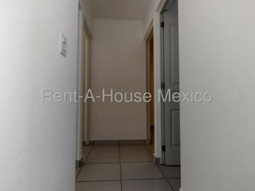Casa de tres recámaras en renta en Zakia, Querétaro