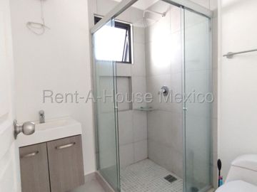 Casa de tres recámaras en renta en Zakia, Querétaro