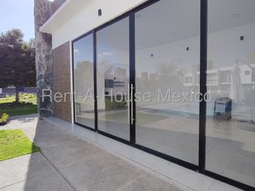Casa de tres recámaras en renta en Zakia, Querétaro